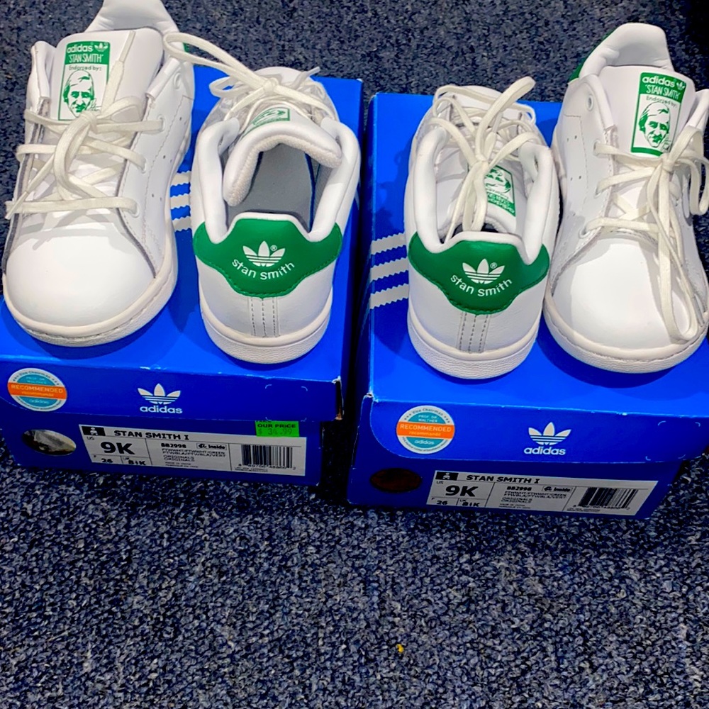 Adidas “Stan Smith” Selling 2 pair for $50 1 pair for $25 very true to size